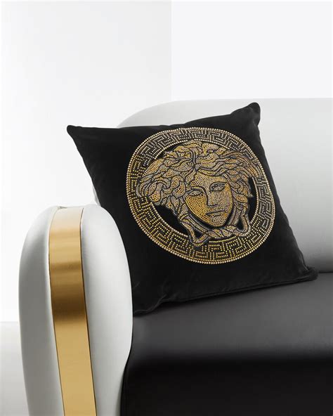 chiodo versace borchie meduse|versace medusa collection.